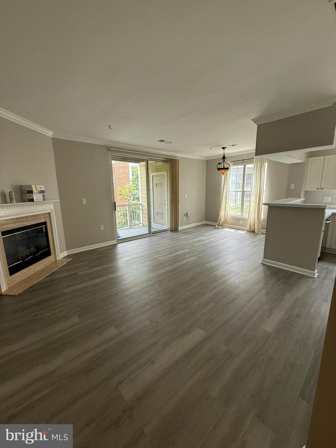 Apartments for Rent Under $2K in Oak Hill, VA Compass