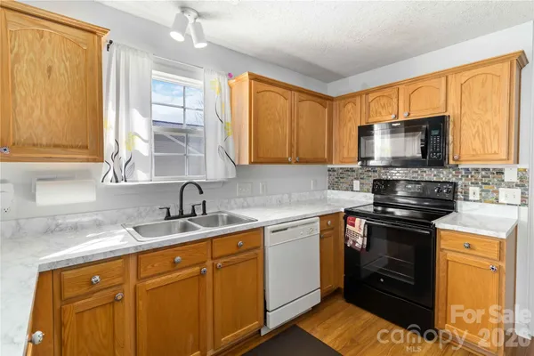 $339,900 | 917 Poplar Forest Ridge, Clover, SC 29710