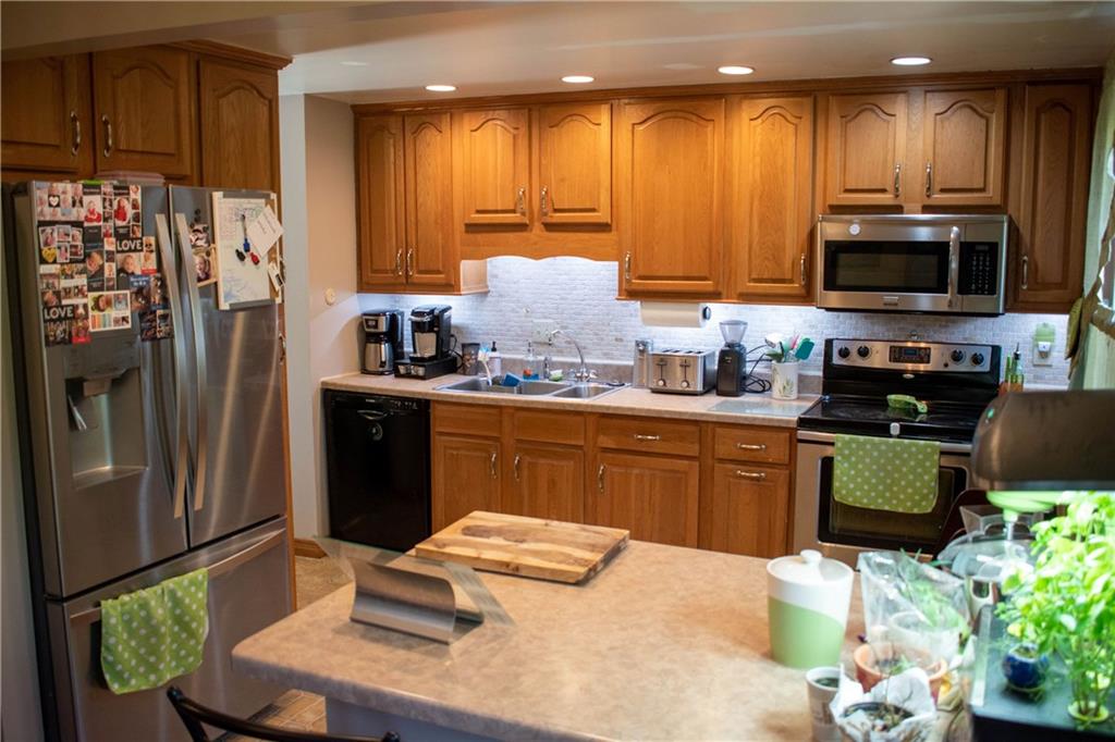 95 Phillips Lane McKees Rocks, PA 15136 - Photo 10 of 25 Gallery Image 10