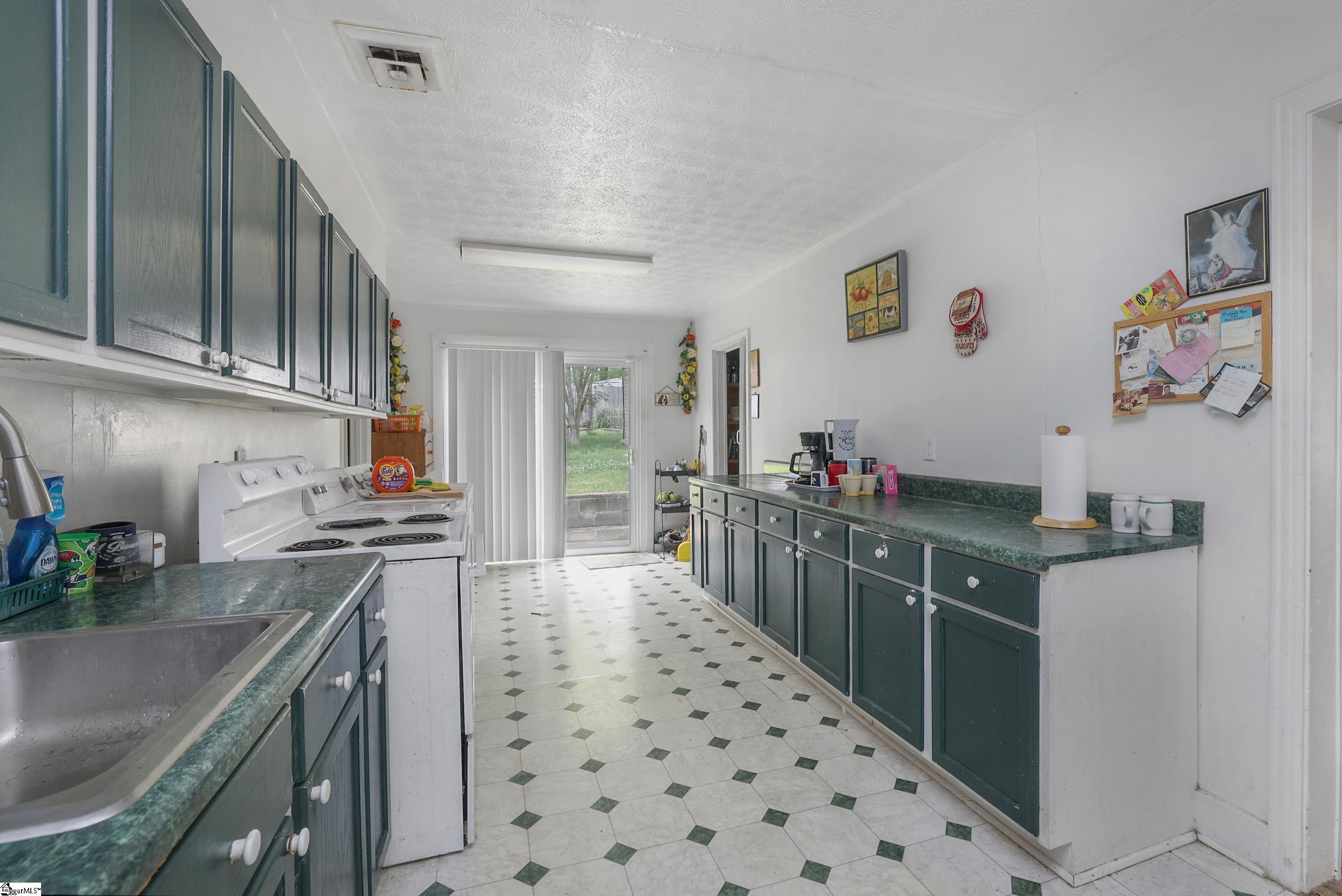 102 Rutledge Avenue Greenville, SC 29617 - Photo 11 of 24 Gallery Image 11