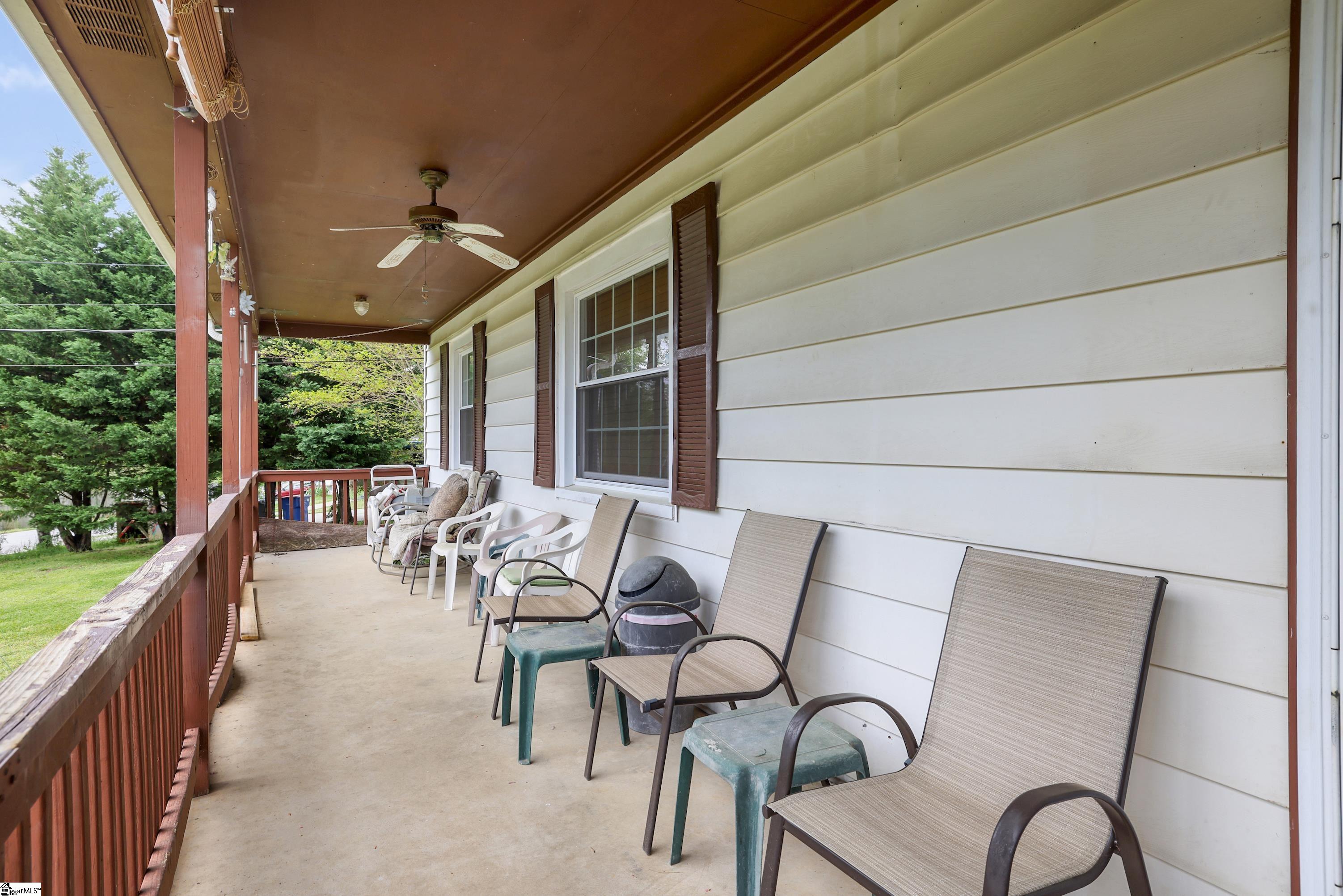 102 Rutledge Avenue Greenville, SC 29617 - Photo 4 of 24 Gallery Image 4