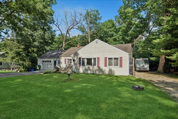 $339,900 | 3265 Lockwood Boulevard, Lake Geneva, WI 53147