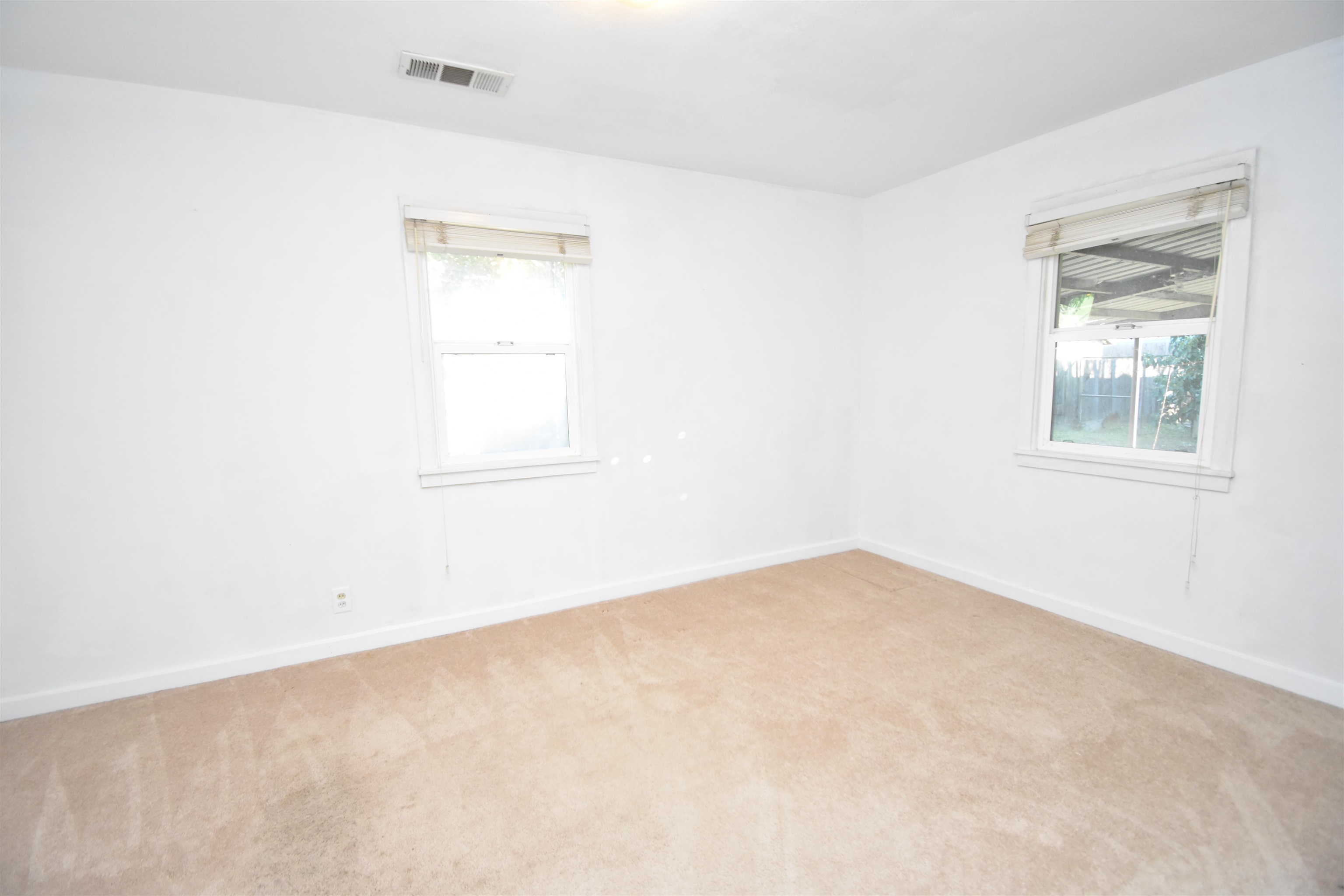 5100 Kiernan Avenue Salida, CA 95368 - Photo 25 of 30 an empty room with a window