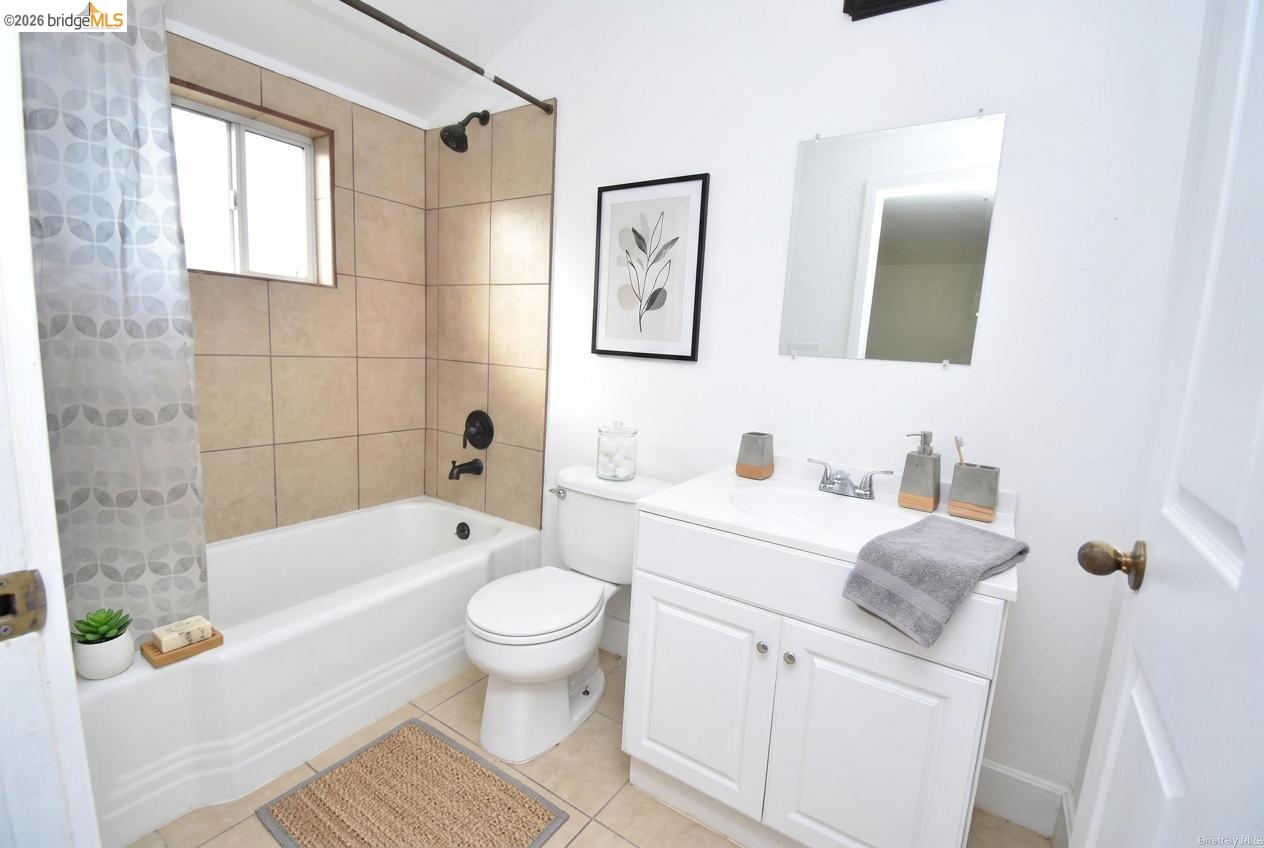 5100 Kiernan Avenue Salida, CA 95368 - Photo 42 of 45 a bathroom with a sink toilet and shower