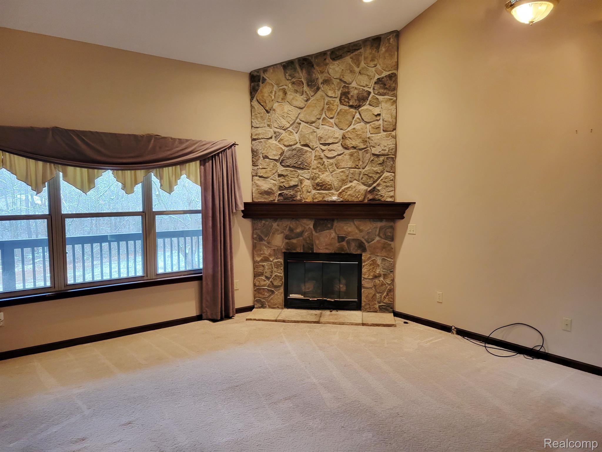 4608 Jasmond Road Goodrich, MI 48438 - Photo 17 of 60 Gas fireplace.