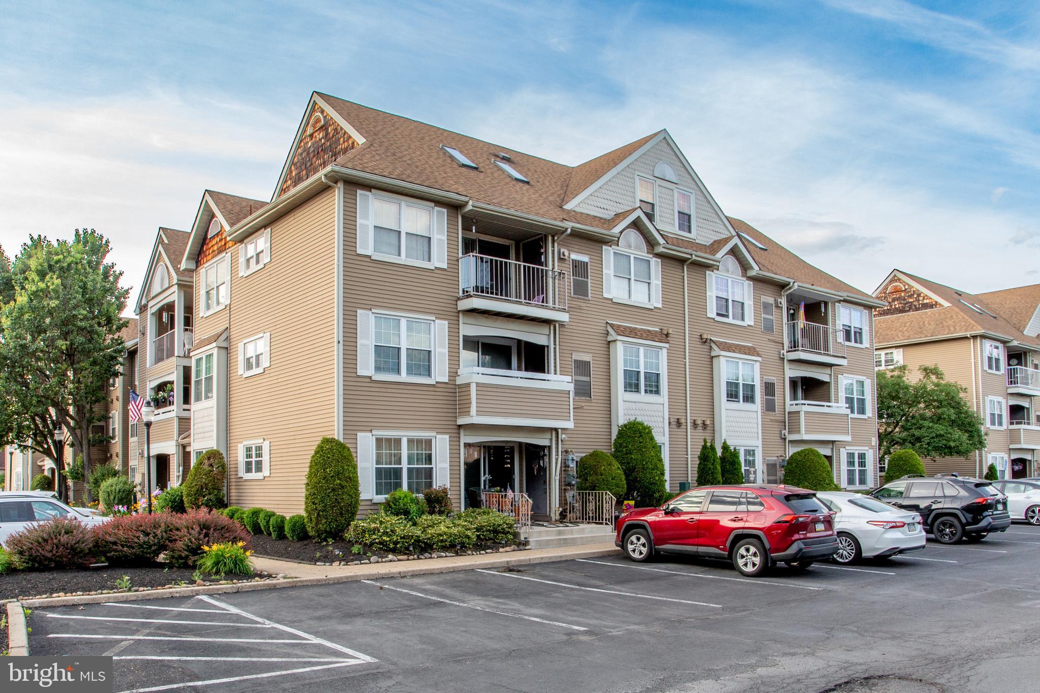 73305 Delaire Landing Road, Unit 305 Philadelphia, PA 19114 - Photo 2 of 39