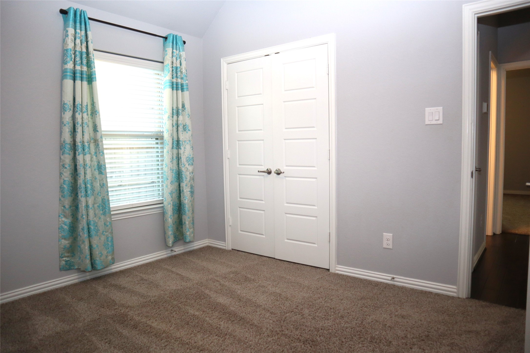 4553 New Country Drive Spring, TX 77386 - Photo 10 of 36 a view of an empty room with a window
