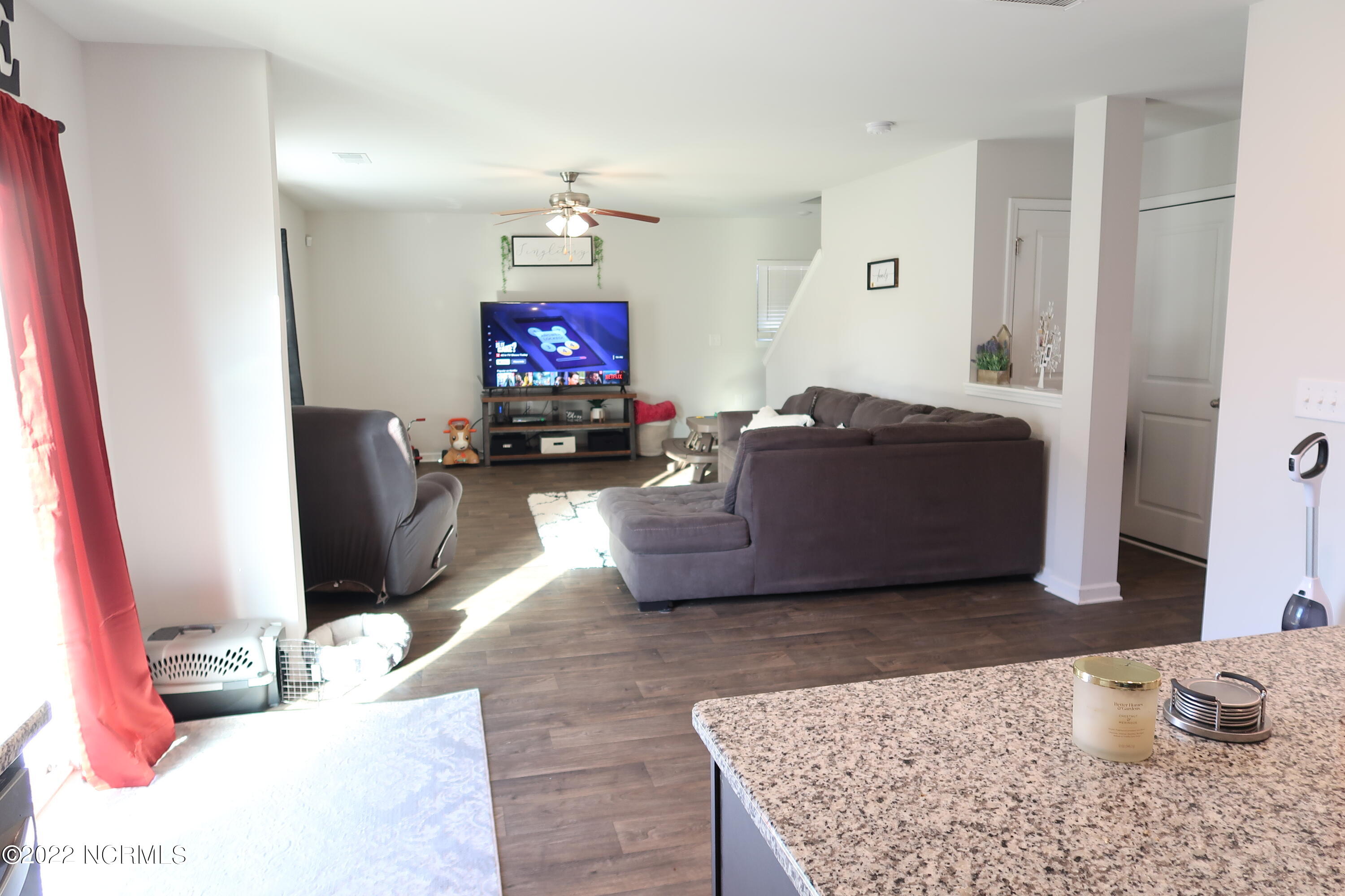 418 Frida Road New Bern, NC 28560 - Photo 13 of 36 Kitchen-Living Room