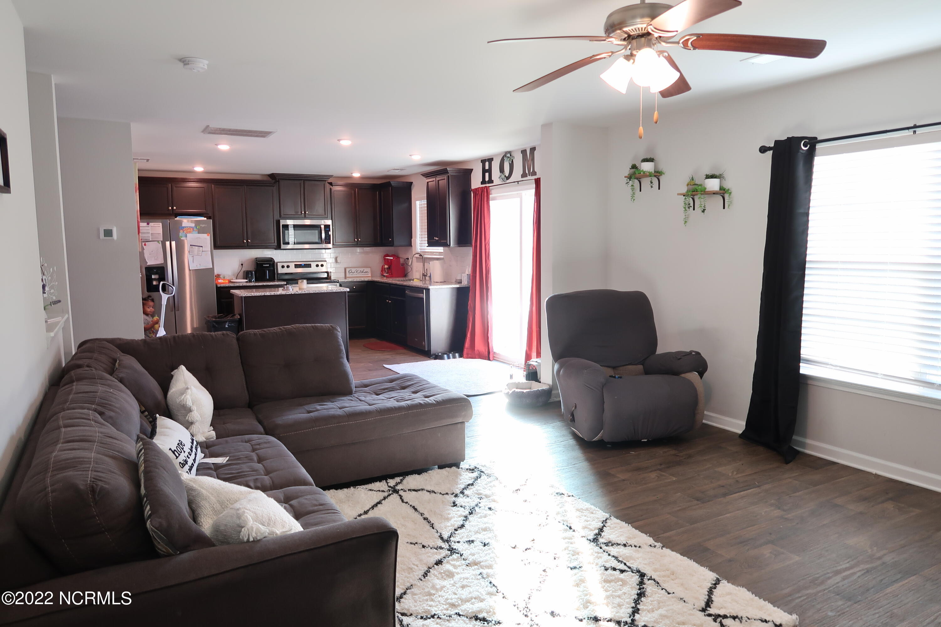 418 Frida Road New Bern, NC 28560 - Photo 15 of 36 Living Room-Kitchen