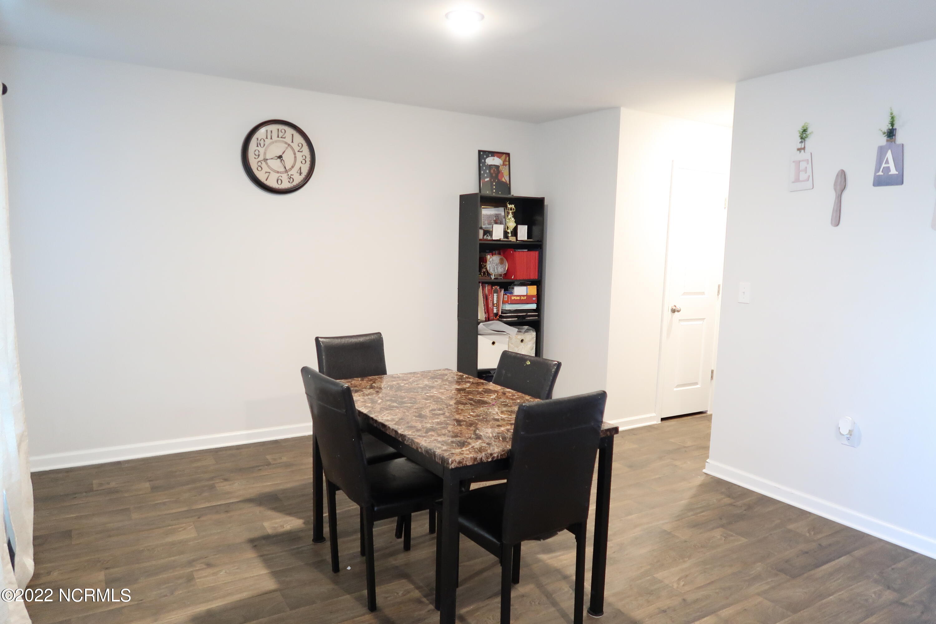 418 Frida Road New Bern, NC 28560 - Photo 2 of 36 Large Front Room