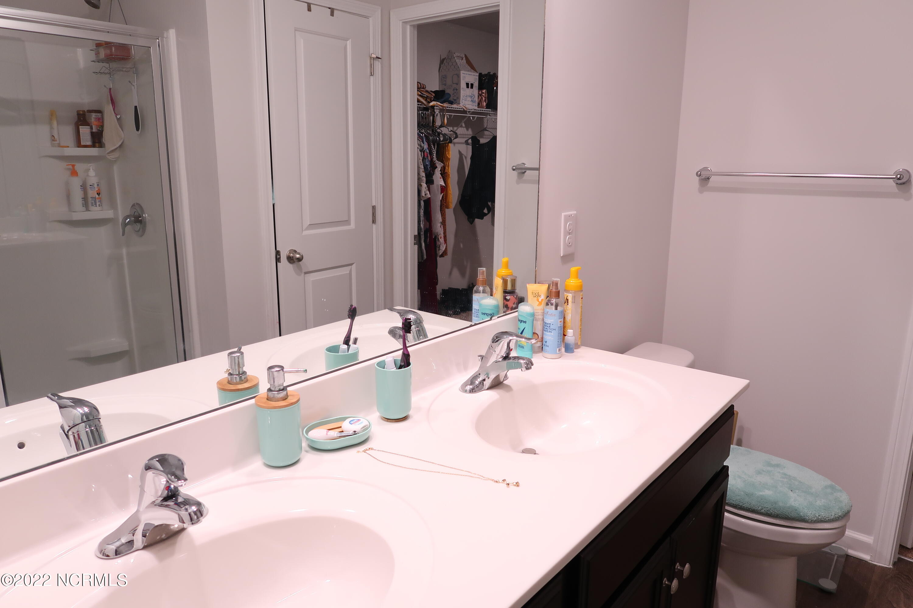 418 Frida Road New Bern, NC 28560 - Photo 24 of 36 Double vanity