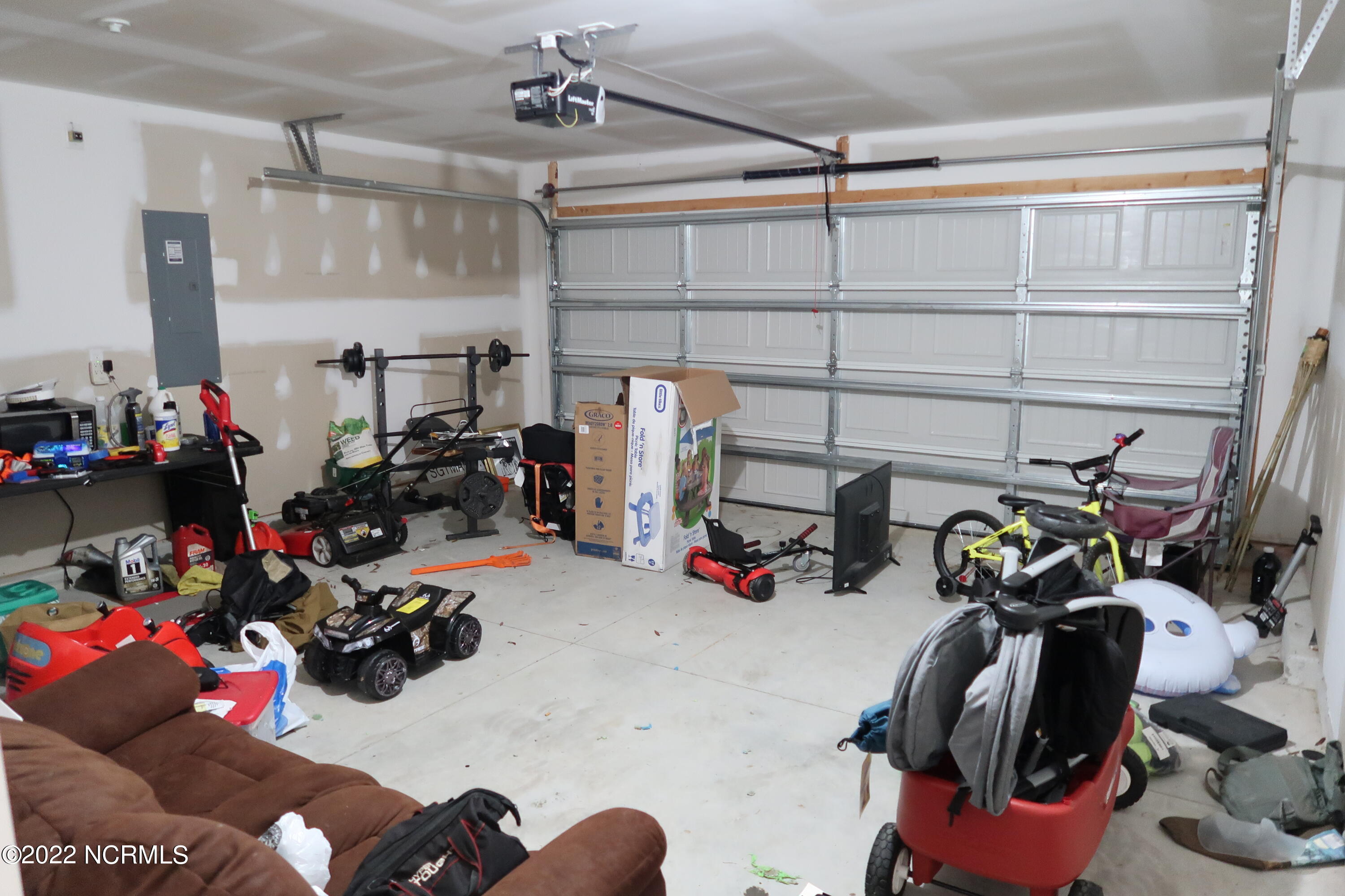 418 Frida Road New Bern, NC 28560 - Photo 32 of 36 2 Car Garage