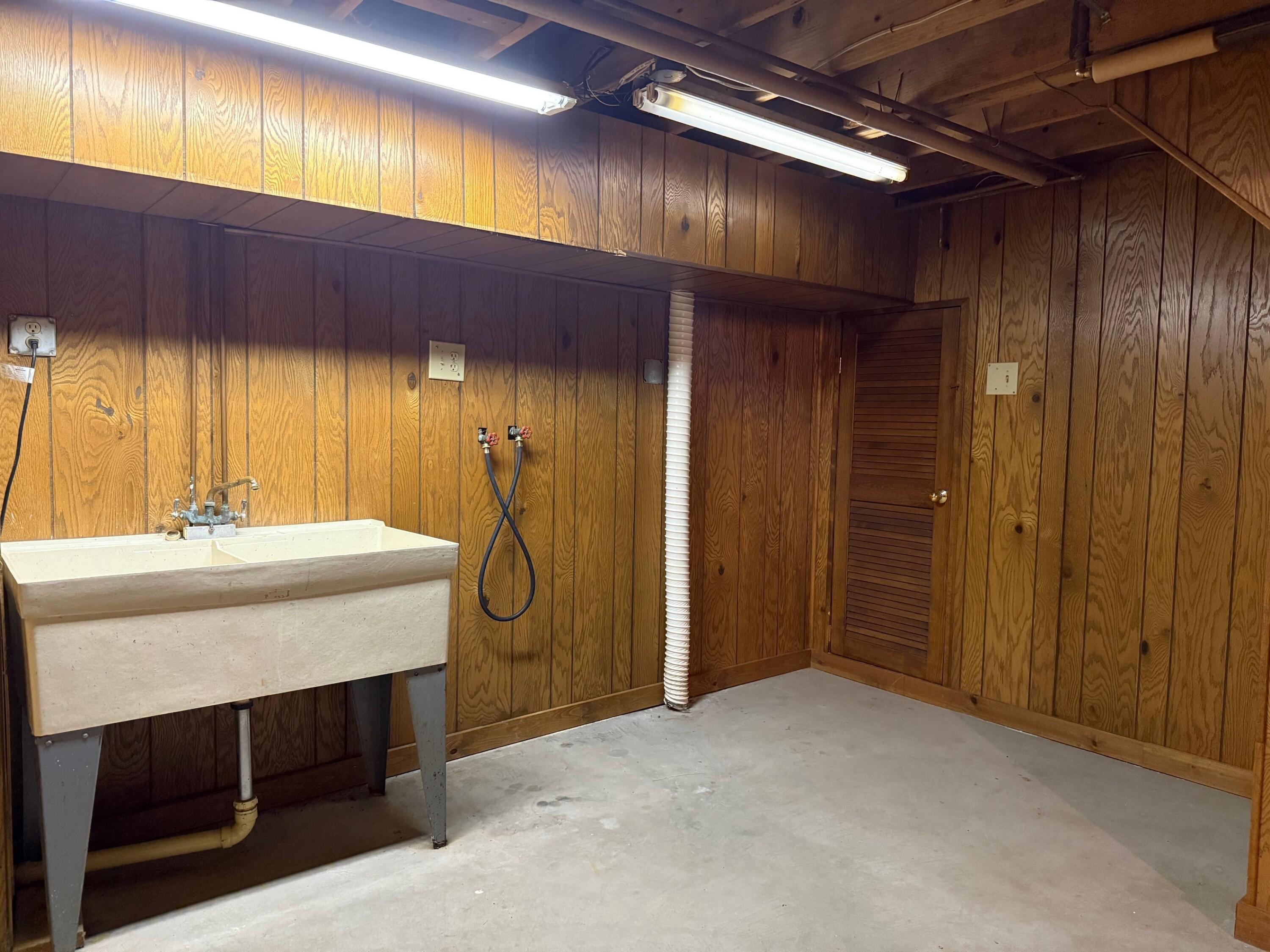6035 West Trails End Road Ludington, MI 49431 - Photo 33 of 37 Laundry Room
