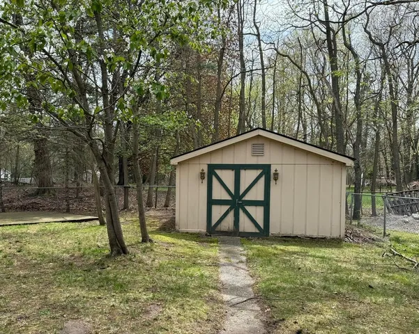 $399,000 | 6035 West Trails End Road, Ludington, MI 49431