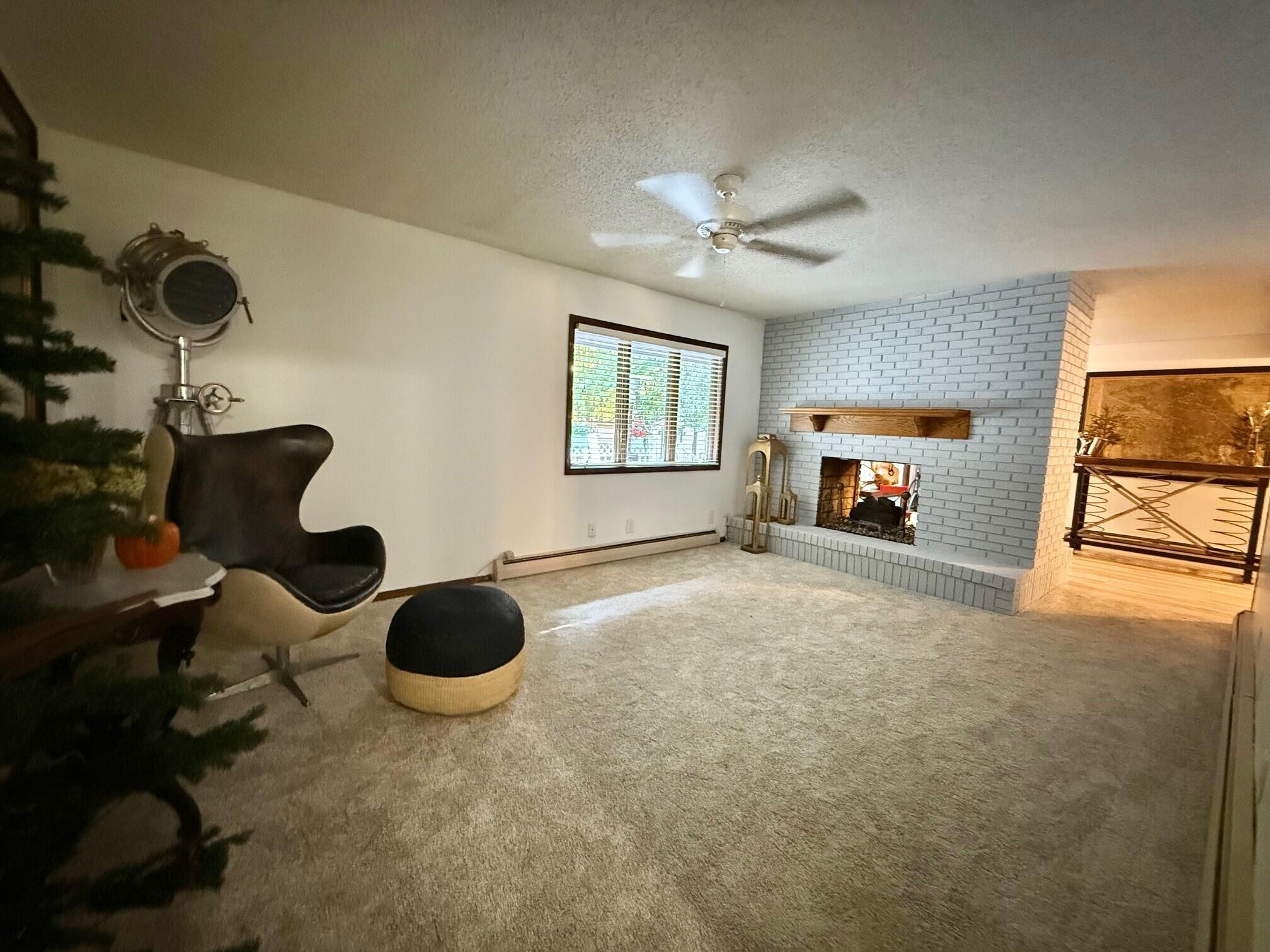 6035 West Trails End Road Ludington, MI 49431 - Photo 6 of 37 Living Room