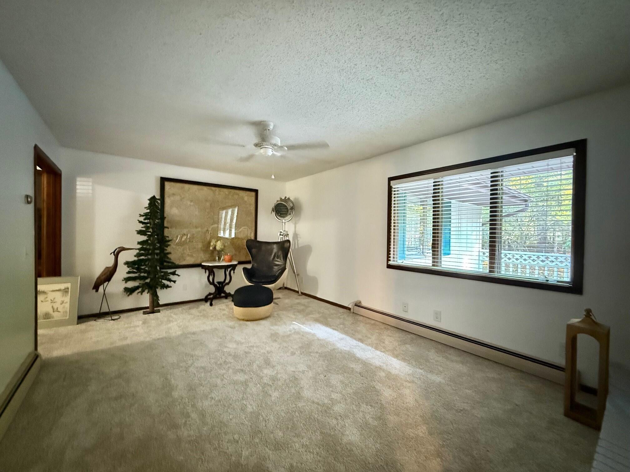 6035 West Trails End Road Ludington, MI 49431 - Photo 7 of 37 Living Room