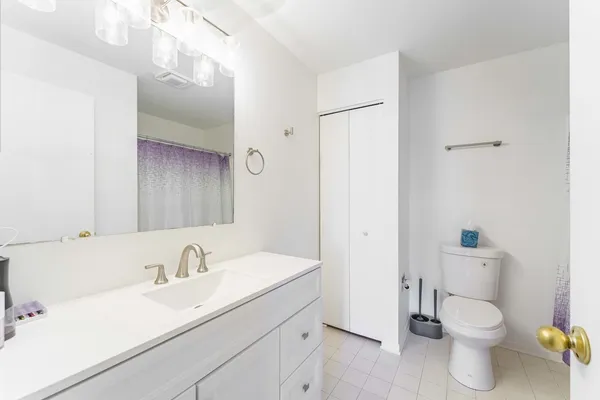 $250,000 | 741 West Streamwood Boulevard, Unit A, Streamwood, IL 60107