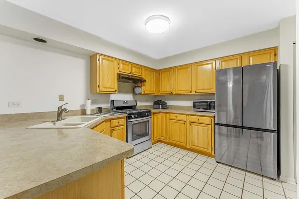 $250,000 | 741 West Streamwood Boulevard, Unit A, Streamwood, IL 60107