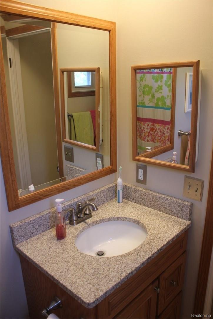 8012 Jordan Road Grand Blanc, MI 48439 - Photo 17 of 36 IMG_7372.JPG