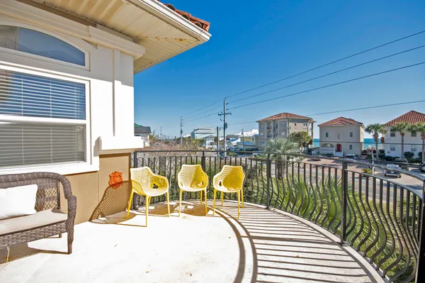$2,150,000 | 411 La Valencia Circle, Panama City Beach, FL 32413
