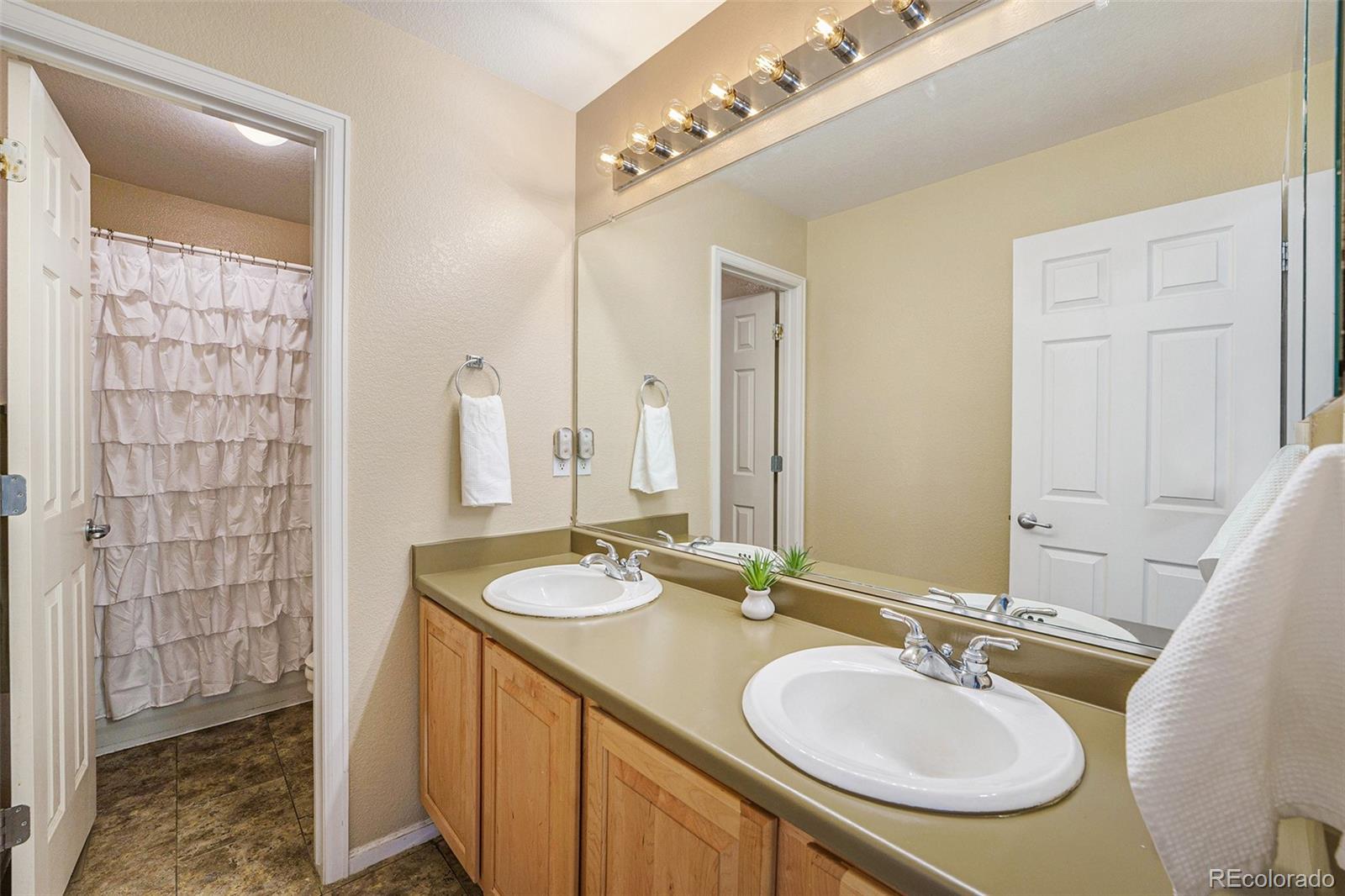2571 West Bitterroot Place Highlands Ranch, CO 80129 - Photo 20 of 30