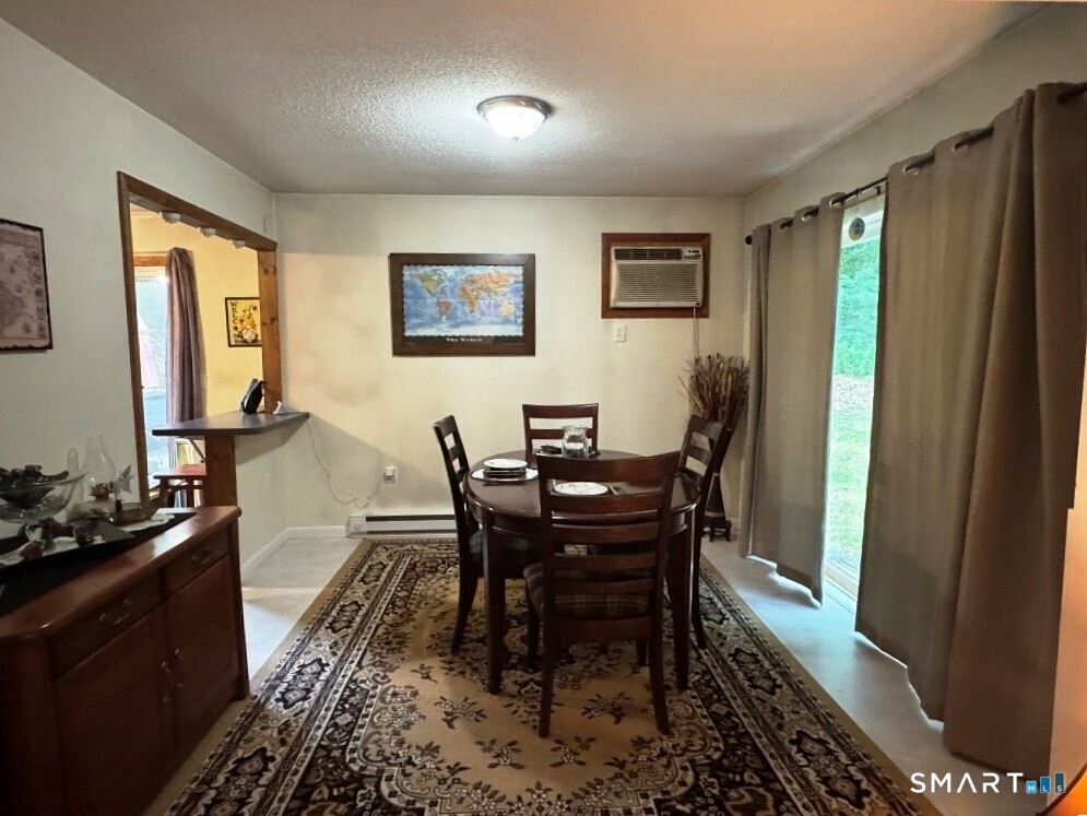 102 Potuccos Ring Road Wolcott, CT 06716 - Photo 7 of 26 Dining room