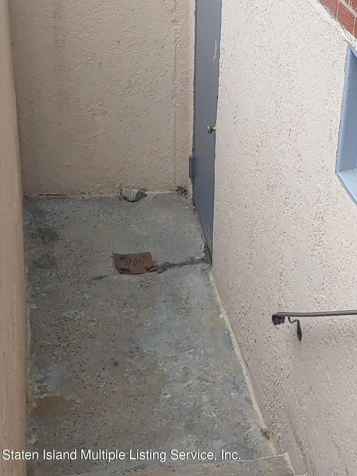 646-662 Port Richmond Avenue Staten Island, NY 10302 - Photo 12 of 19 Basement Entrance from Port Richmond Ave