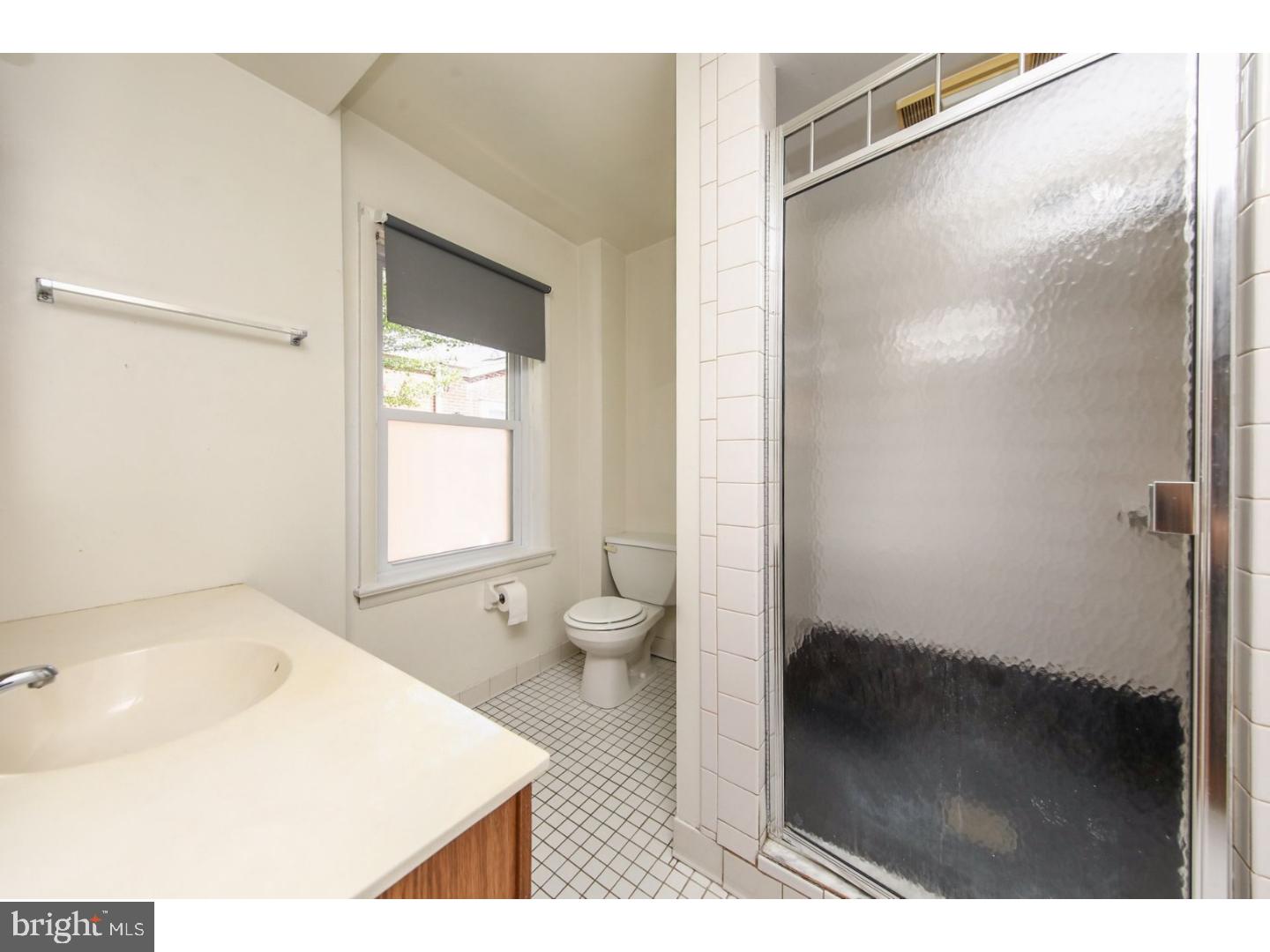2004 Addison Street Philadelphia, PA 19146 - Photo 21 of 25 Master Bathroom