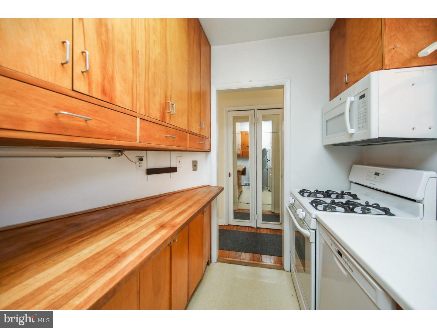 2004 Addison Street Philadelphia, PA 19146 - Photo 23 of 25 Kitchen