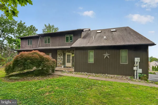 $520,000 | 10 Shade Road, Oley, PA 19547