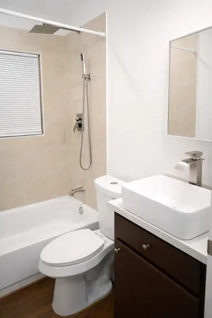 $1,500 | 916 Parkway Drive, Baytown, TX 77520