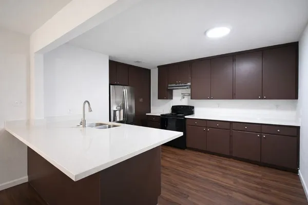 $1,500 | 916 Parkway Drive, Baytown, TX 77520