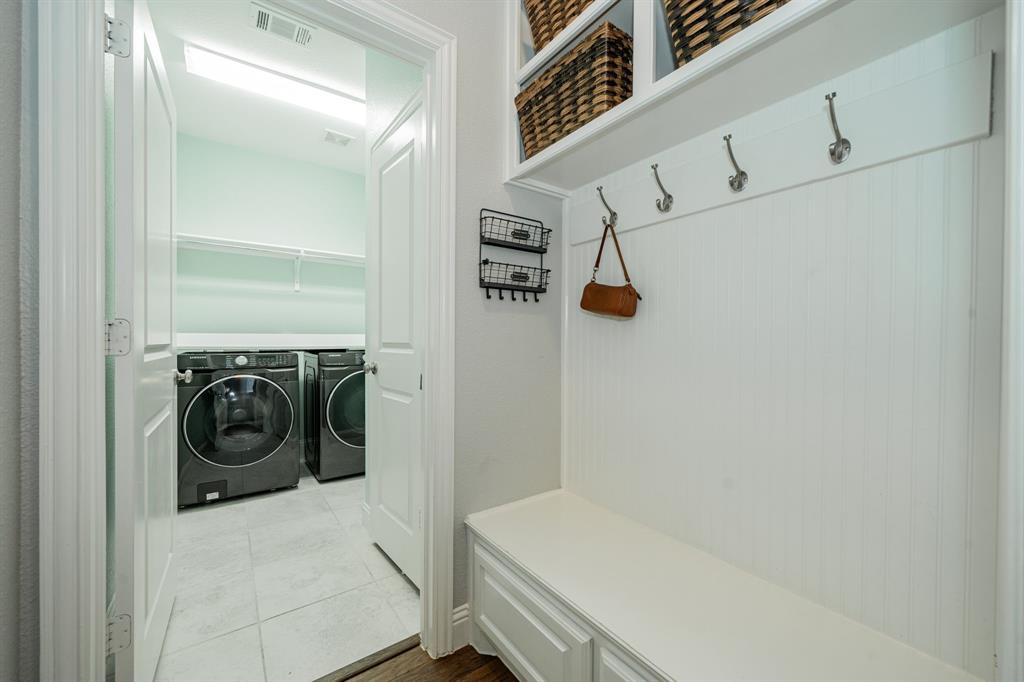 2023 Cutter Crossing Place Wylie, TX 75098 - Photo 18 of 33 a utility room with dryer and washer
