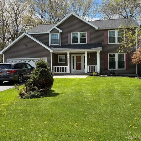 $597,900 | 9525 North Woodlawn Drive, Cicero, NY 13029