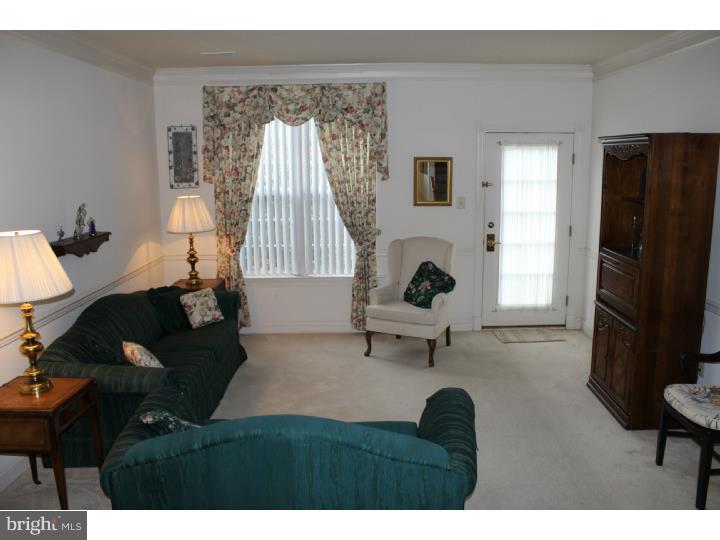 461 Ruth Court Harleysville, PA 19438 - Photo 9 of 21 Living Room