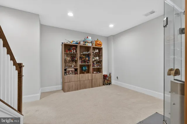 $1,950,000 | 600 South Monroe Street, Arlington, VA 22204