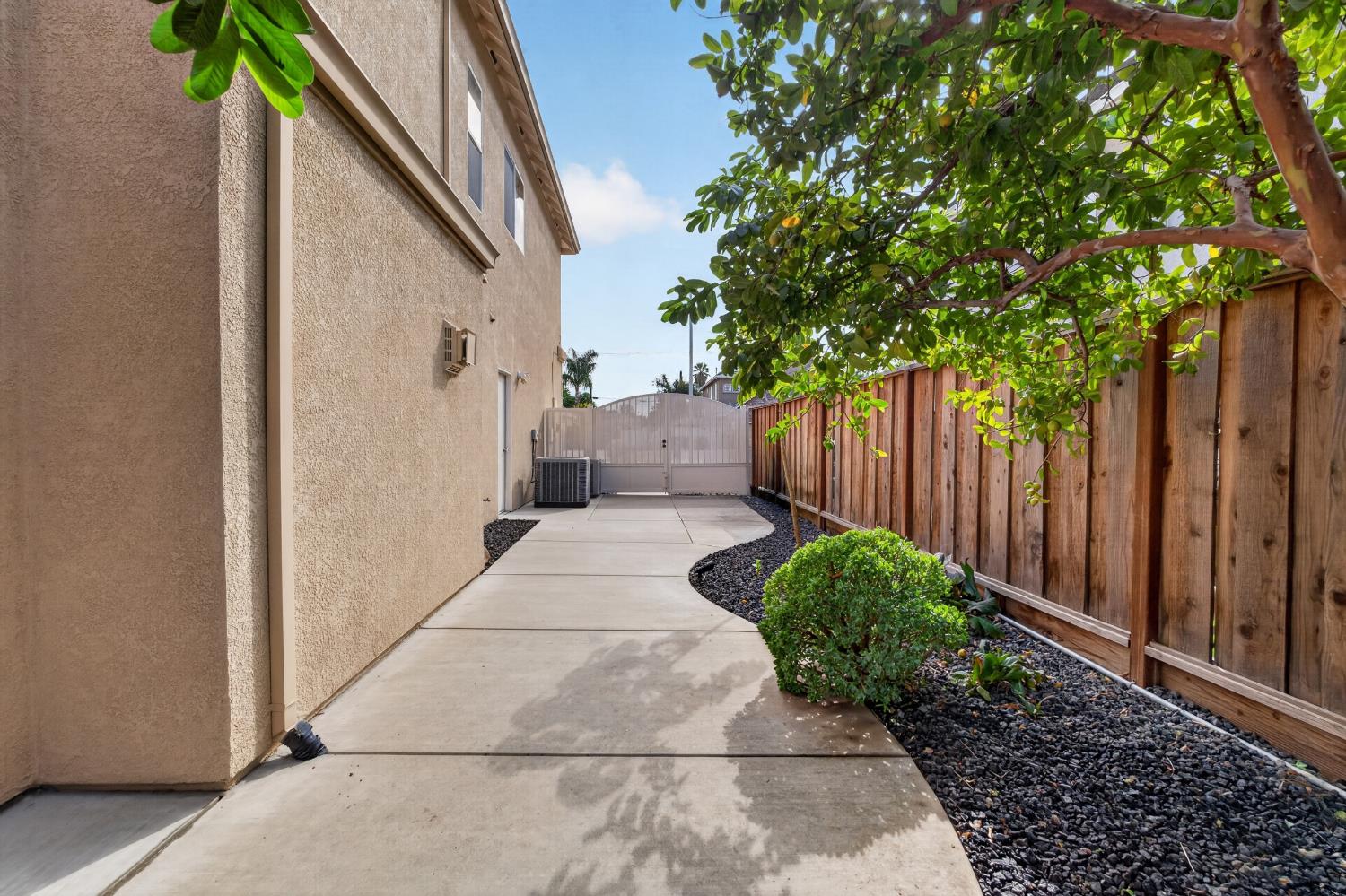 719 Lars Court Modesto, CA 95351 - Photo 33 of 46 Gallery Image 33