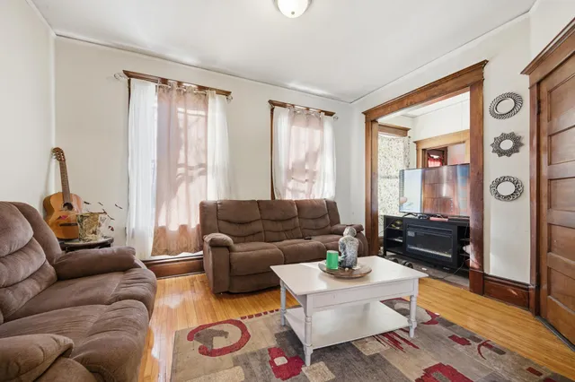 $354,900 | 821 Edmund Avenue West, St. Paul, MN 55104