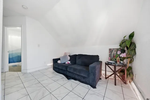 $354,900 | 821 Edmund Avenue West, St. Paul, MN 55104