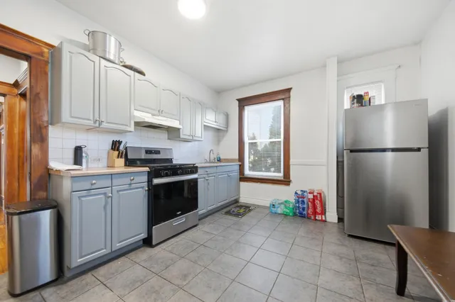 $354,900 | 821 Edmund Avenue West, St. Paul, MN 55104