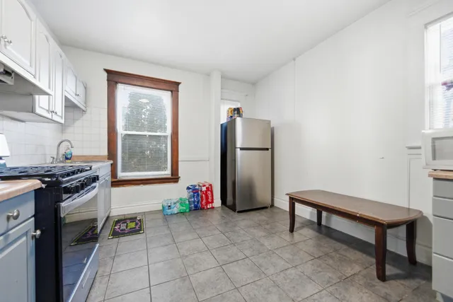 $354,900 | 821 Edmund Avenue West, St. Paul, MN 55104