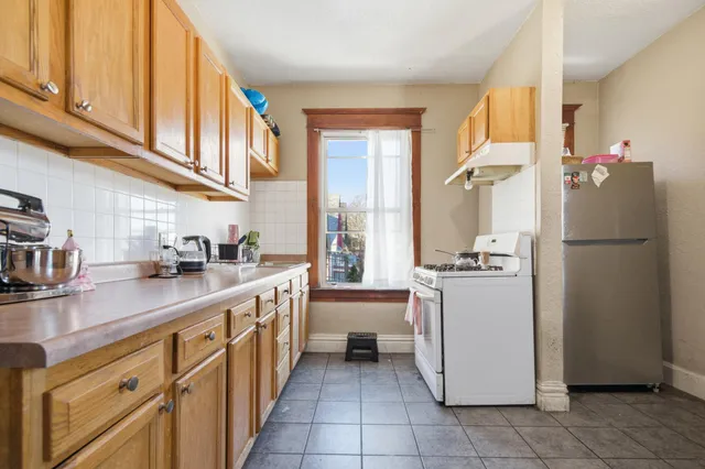 $354,900 | 821 Edmund Avenue West, St. Paul, MN 55104