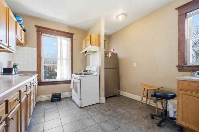 $354,900 | 821 Edmund Avenue West, St. Paul, MN 55104