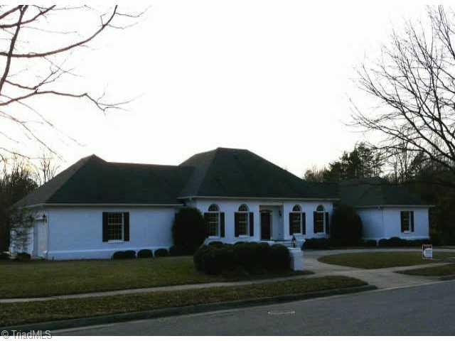 1601 Heathcliff Road High Point, NC 27262 - Photo 1 of 9 Exterior Front.