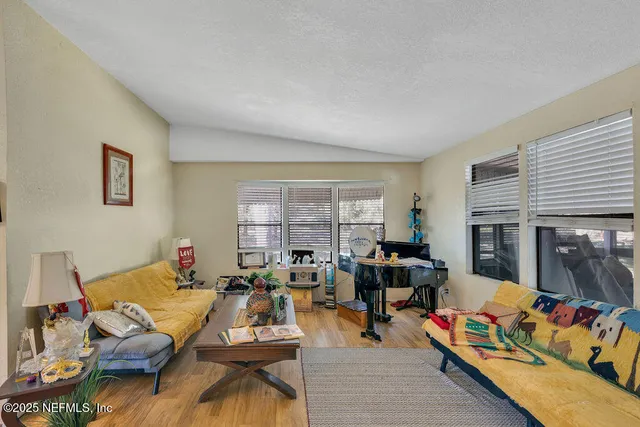 $285,000 | 5979 Villanueva Drive, Keystone Heights, FL 32656