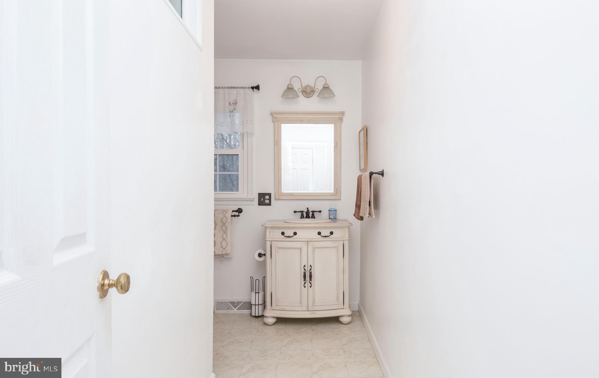 12605 Bristersburg Road Midland, VA 22728 - Photo 20 of 36 Full Bath