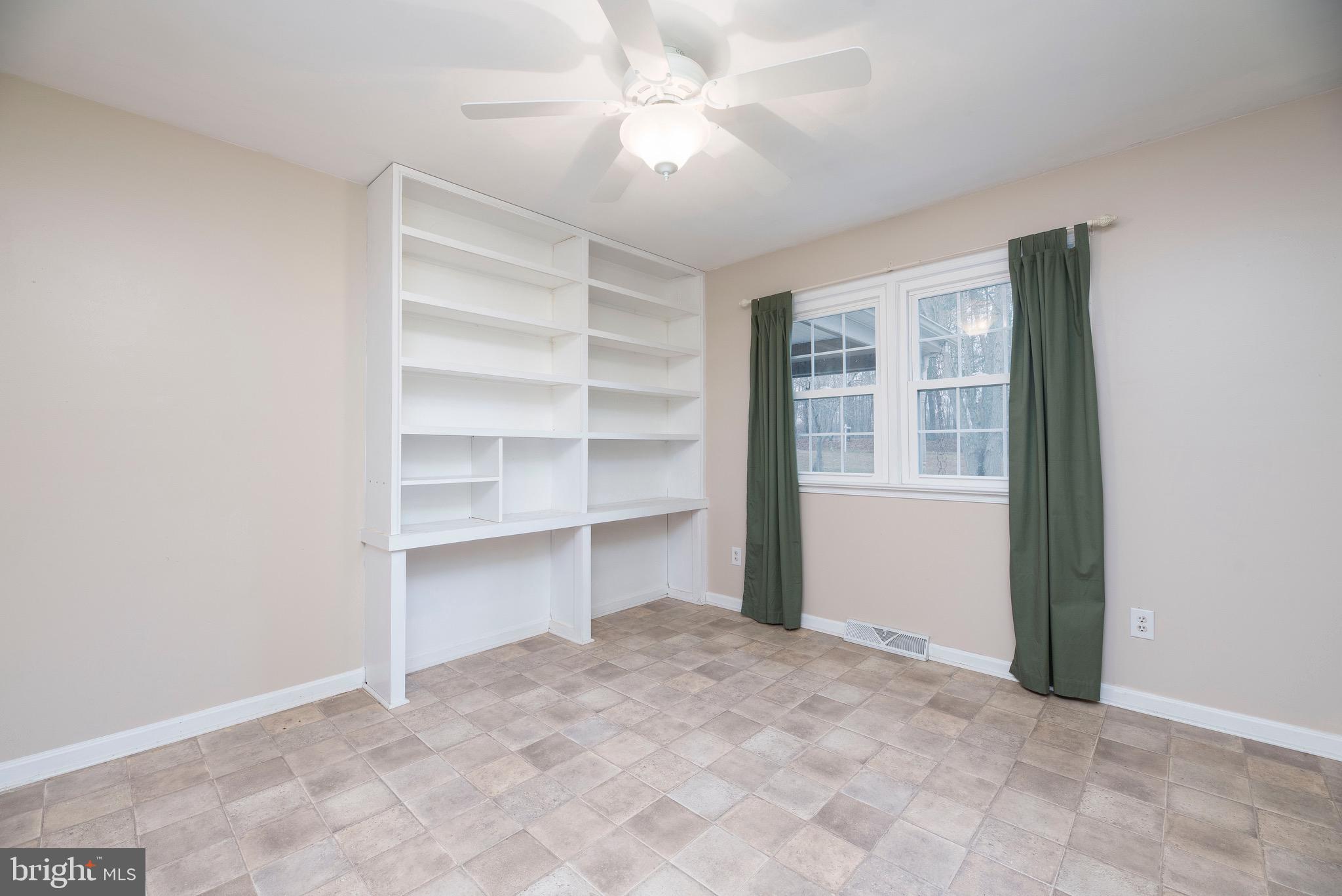 12605 Bristersburg Road Midland, VA 22728 - Photo 22 of 36 3rd Bedroom with Built-In Book Shelves
