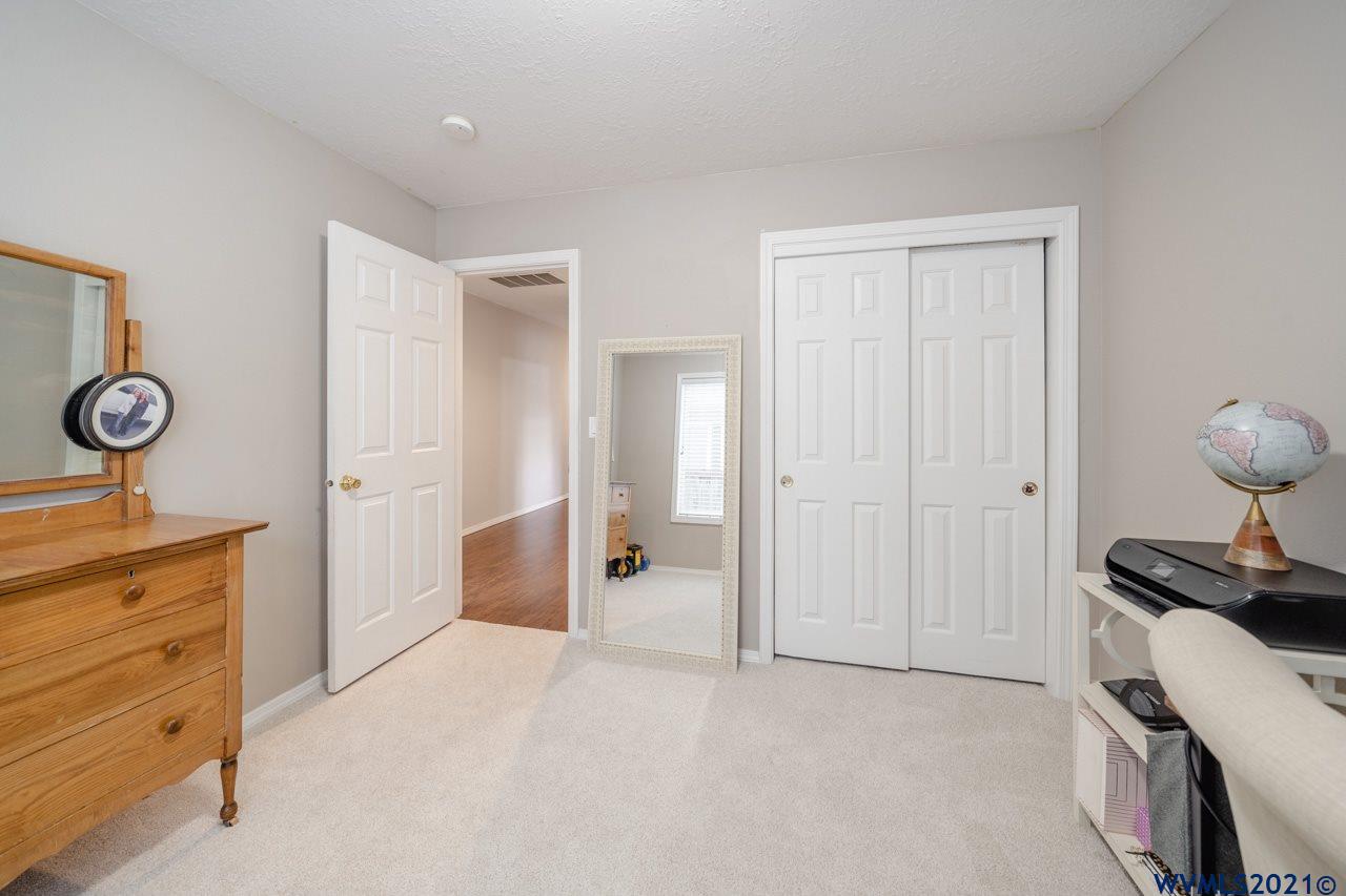 1197 Keystone Loop Northeast Keizer, OR 97303 - Photo 34 of 42 Gallery Image 34