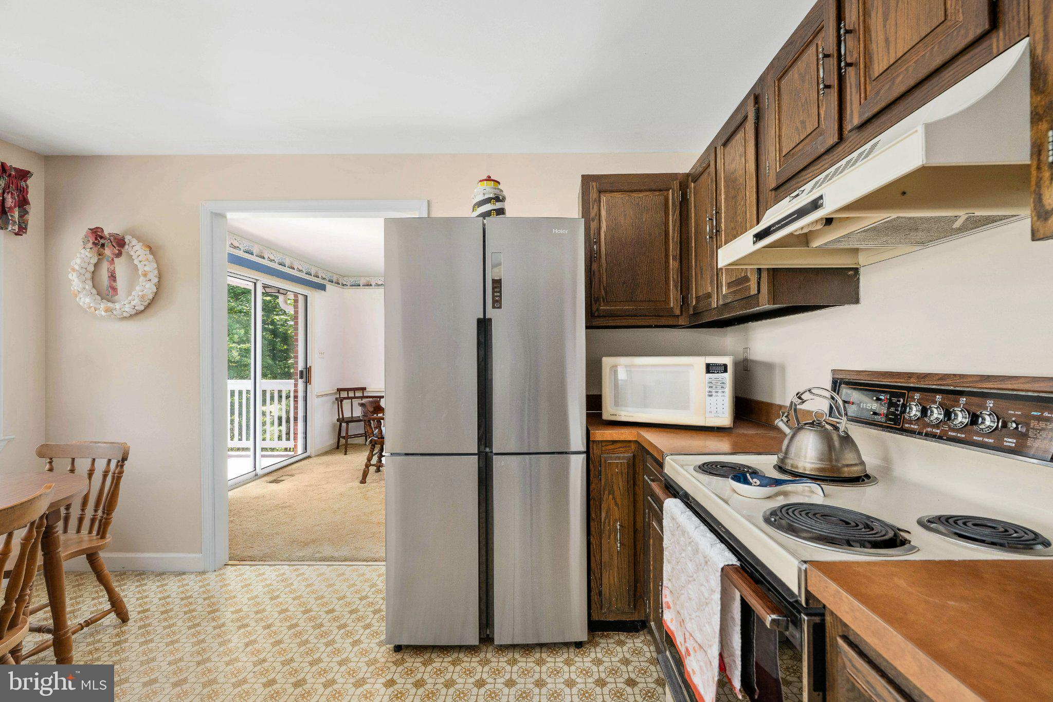 279 Harbor Drive Reedville, VA 22539 - Photo 19 of 97 Cozy kitchen with inviting layout.