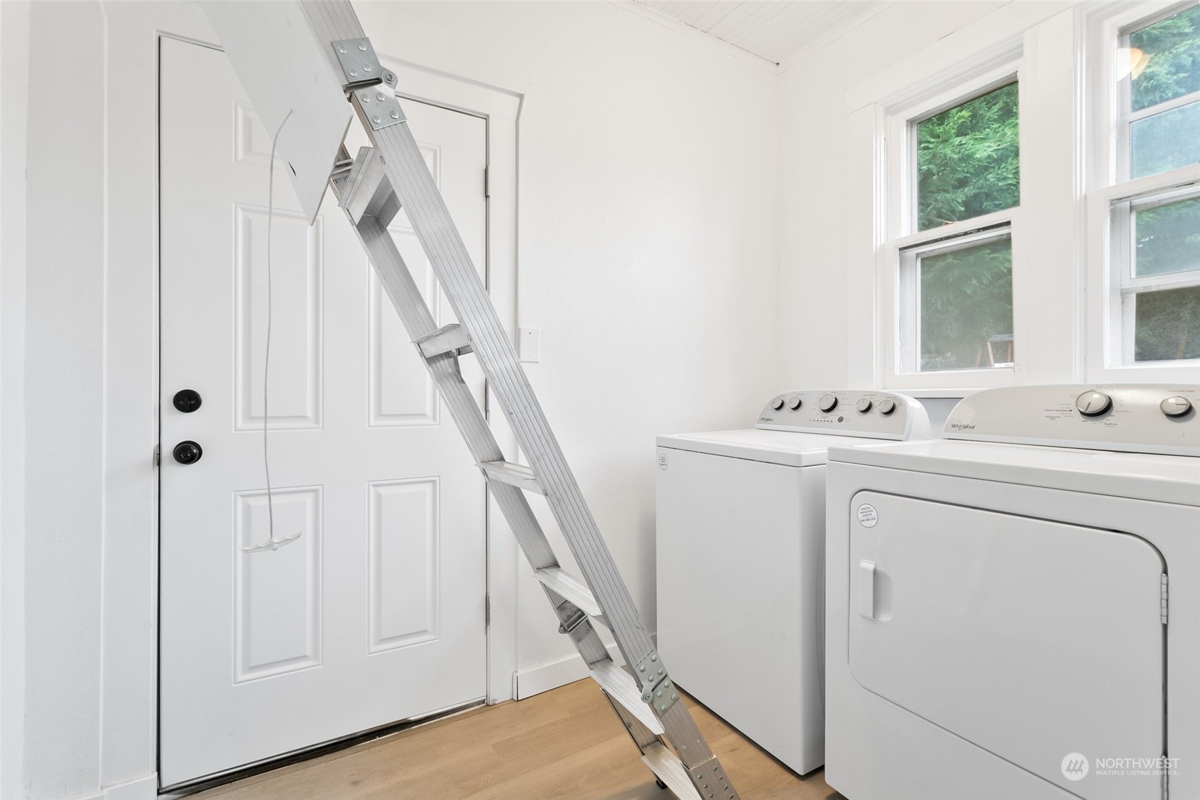 1525 North 3rd Street Renton, WA 98057 - Photo 23 of 38 a utility room with dryer and washer